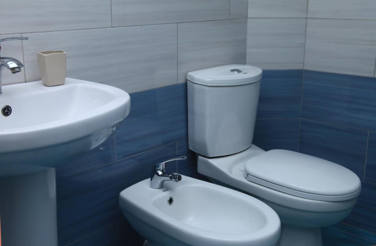 Old Town Boulevard Apartment In City Center ドゥラス エクステリア 写真