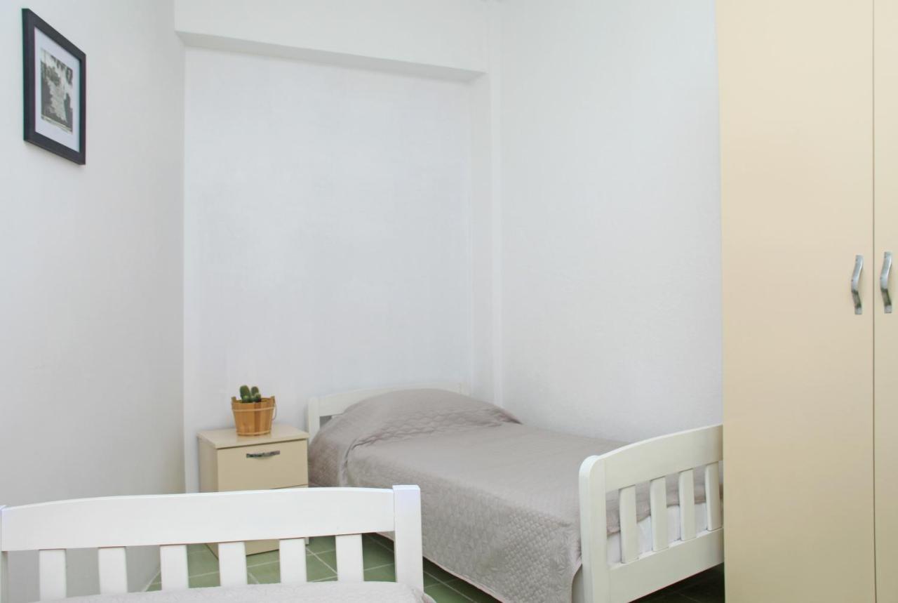 Old Town Boulevard Apartment In City Center ドゥラス エクステリア 写真