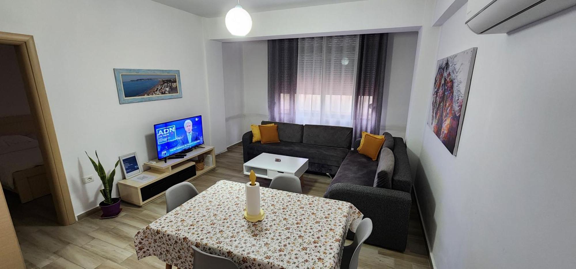 Old Town Boulevard Apartment In City Center ドゥラス エクステリア 写真