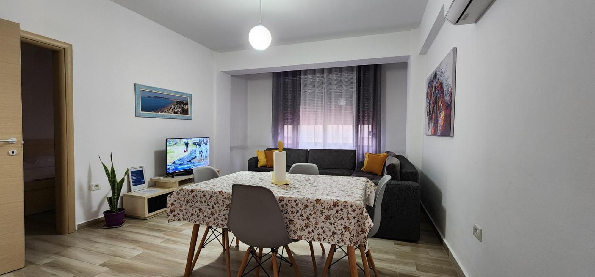 Old Town Boulevard Apartment In City Center ドゥラス エクステリア 写真