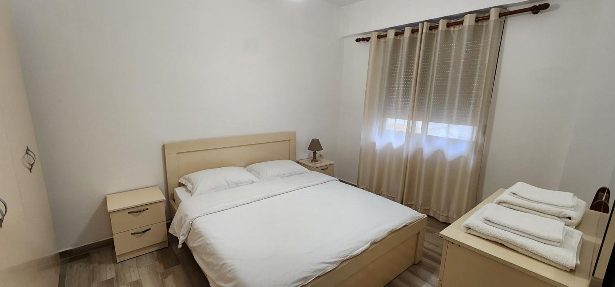 Old Town Boulevard Apartment In City Center ドゥラス エクステリア 写真