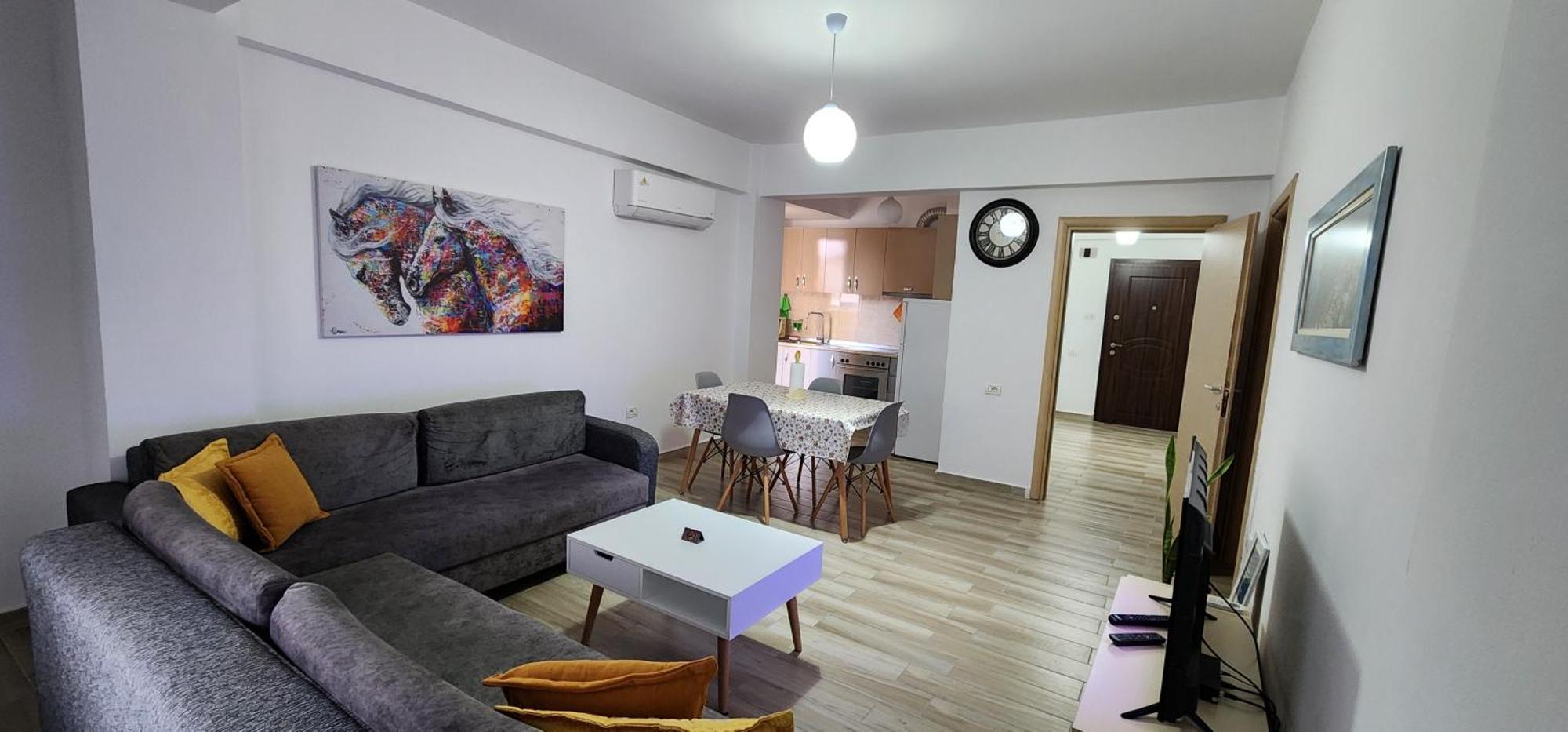 Old Town Boulevard Apartment In City Center ドゥラス エクステリア 写真