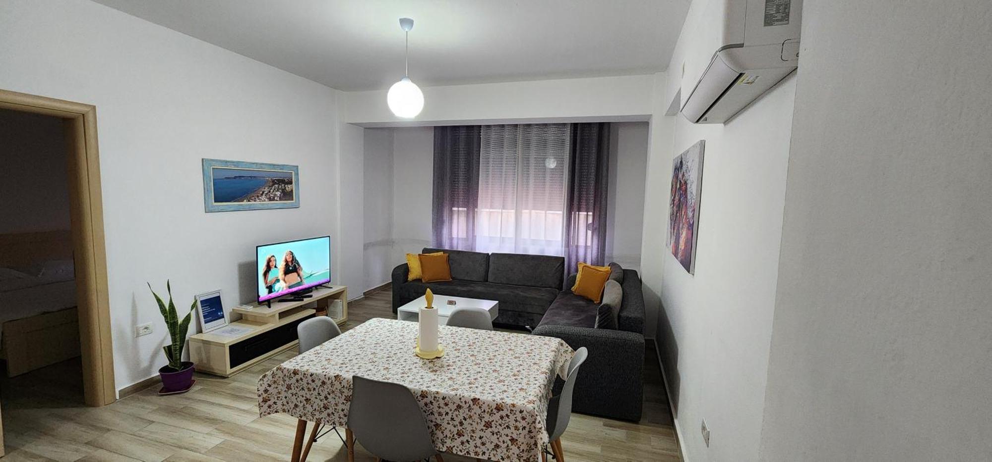 Old Town Boulevard Apartment In City Center ドゥラス エクステリア 写真